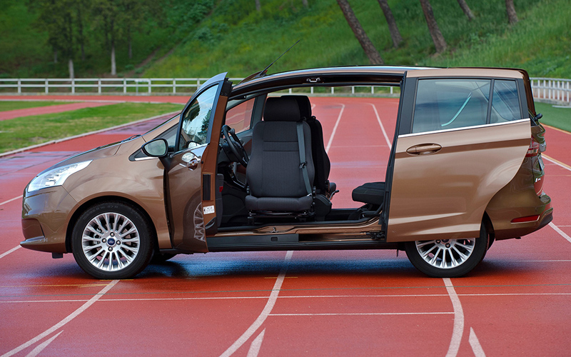 The Turnout BIS B-Max is a complete solution for the Ford B-Max. The kit includes the Turnout swivel base, vehicle specific mounting bracket and a seat with integrated belt. The kit has passed both crash and pull tests.